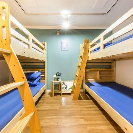 Sinchon Sisters Hostel Seoul Exterior photo