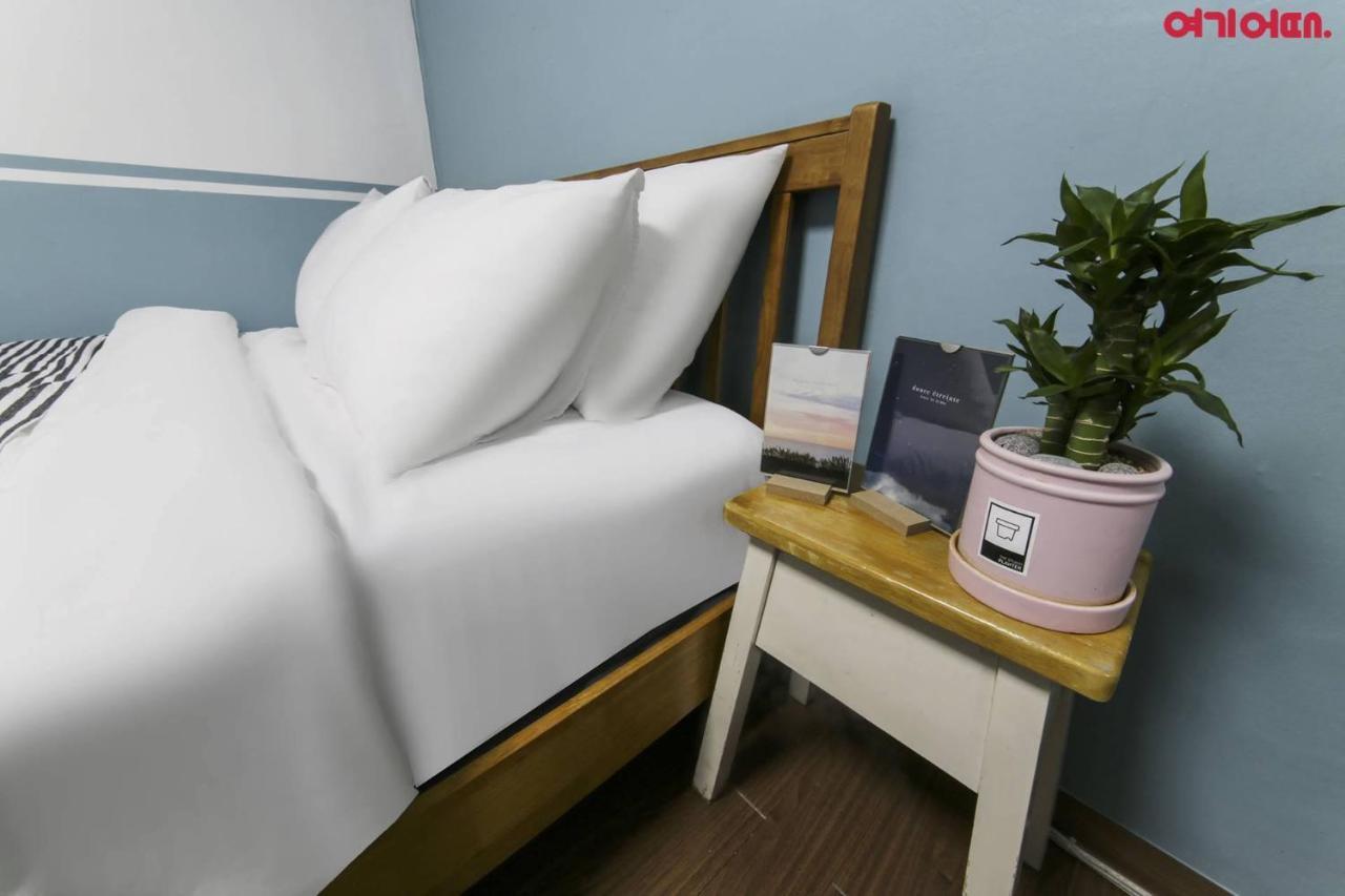 Sinchon Sisters Hostel Seoul Exterior photo