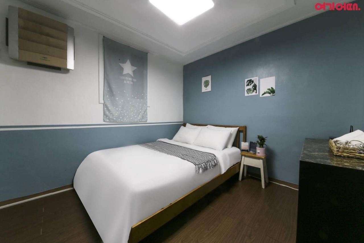 Sinchon Sisters Hostel Seoul Exterior photo