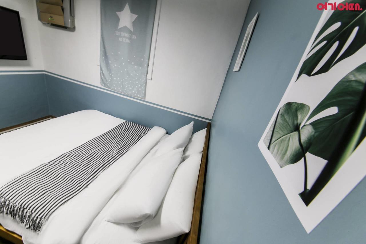 Sinchon Sisters Hostel Seoul Exterior photo