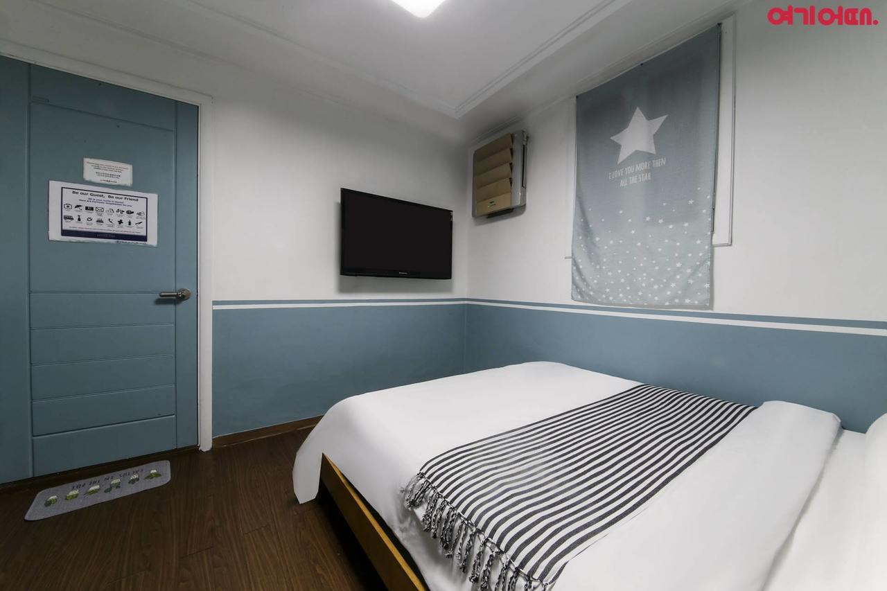 Sinchon Sisters Hostel Seoul Exterior photo