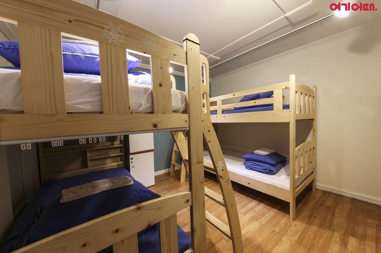 Sinchon Sisters Hostel Seoul Exterior photo