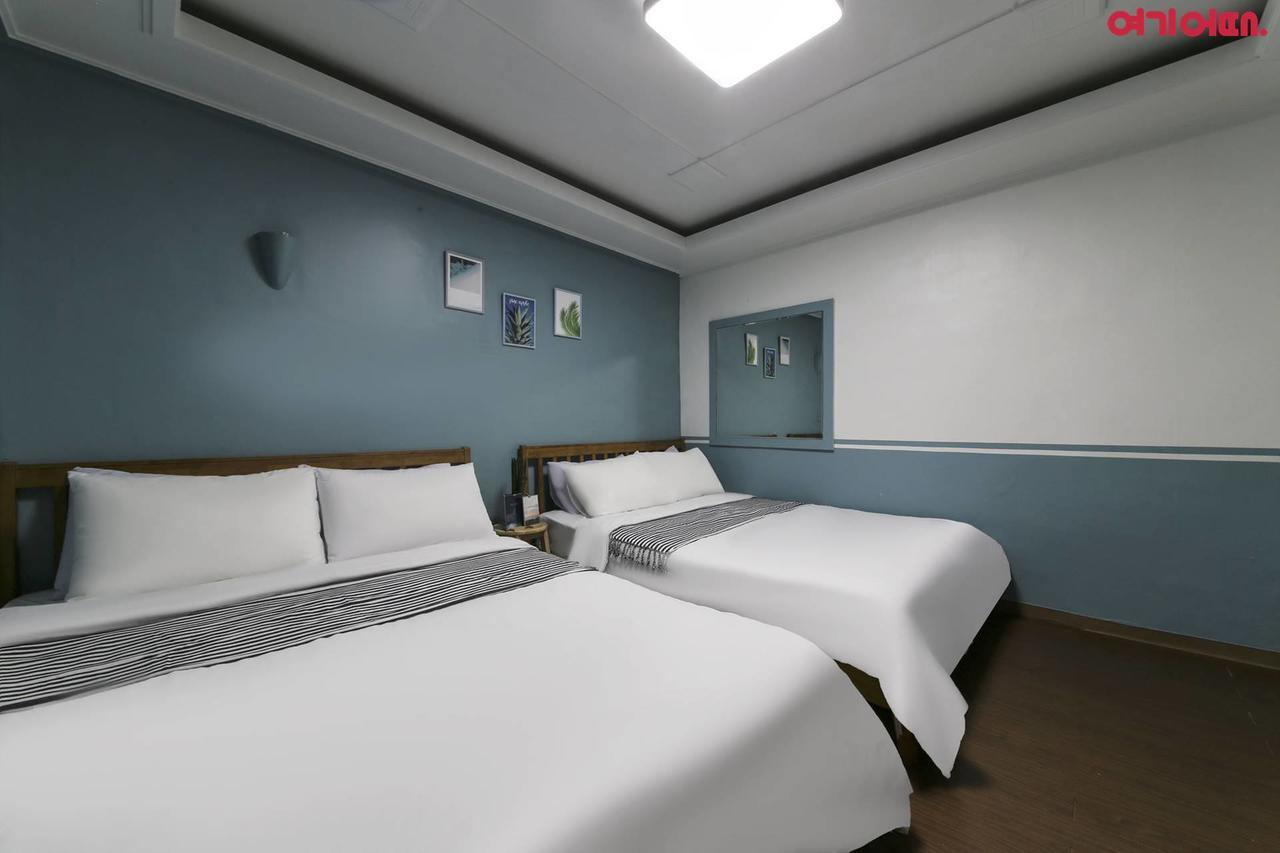 Sinchon Sisters Hostel Seoul Exterior photo